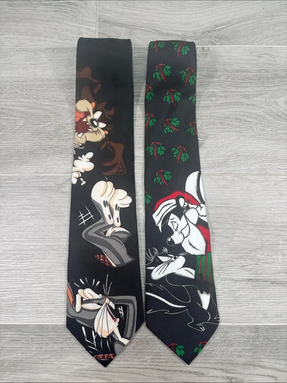 LOT OF 2 Vintage 90s Looney Tunes Neckties Taz Pepe Le Pew Christmas